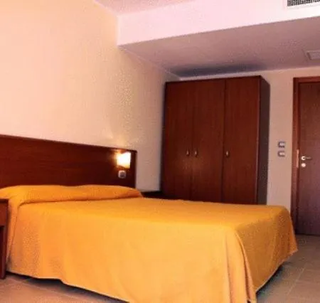 Hotel Sette E Mezzo 3*