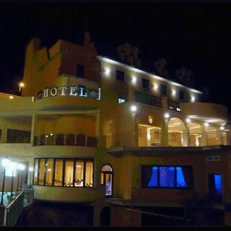 Sette E Mezzo Hotel