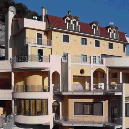 Sette E Mezzo Hotel