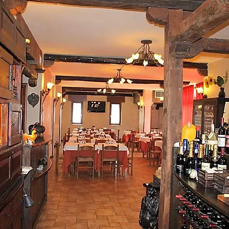Sette E Mezzo