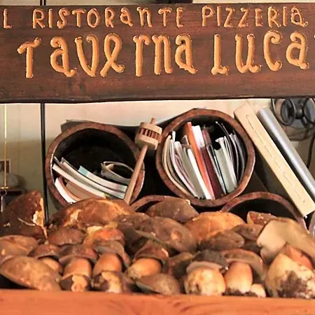 Sette E Mezzo Отель 3*