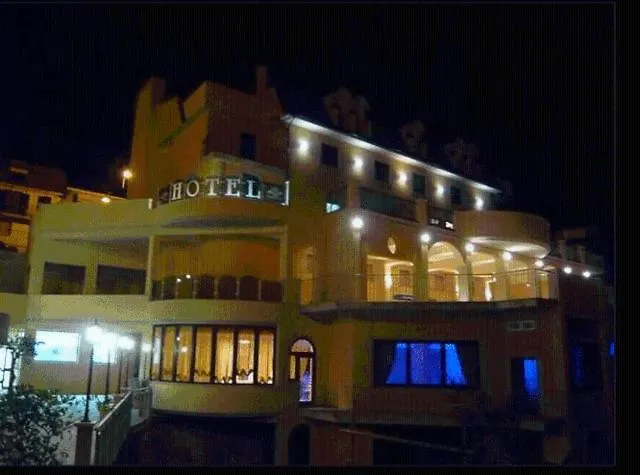 Sette E Mezzo Hotel